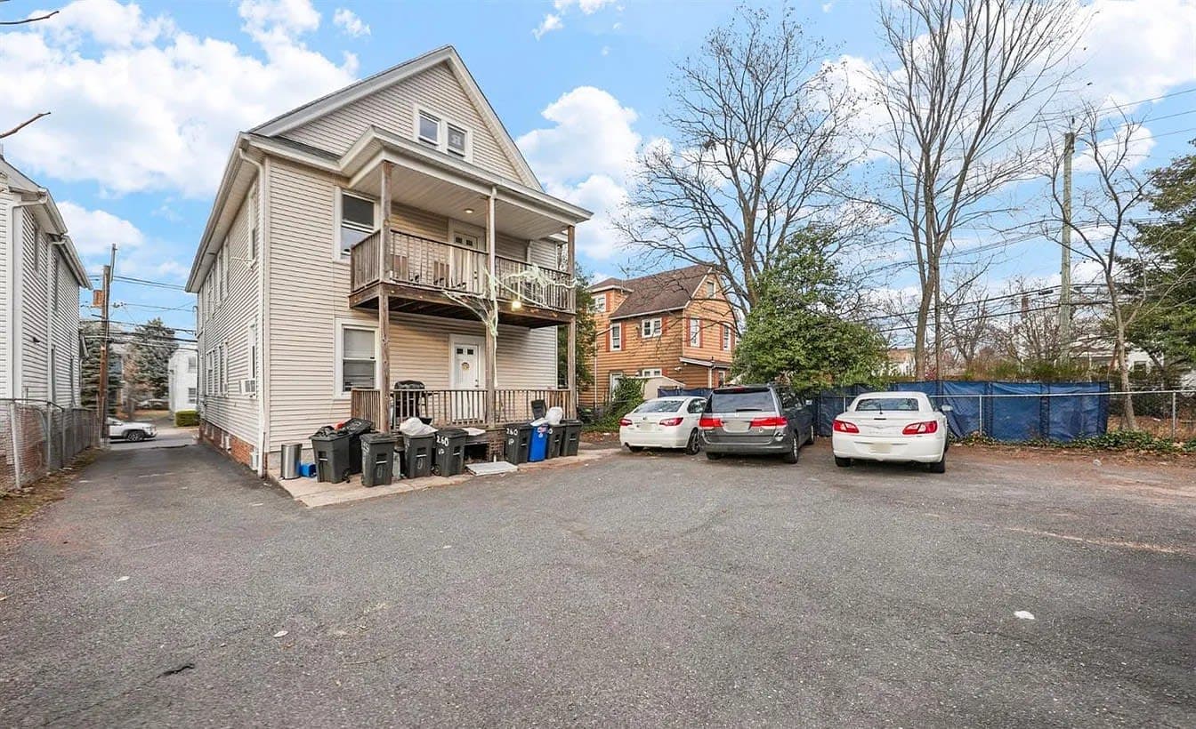 260 Hamilton St. Apt 1 thumbnail 8