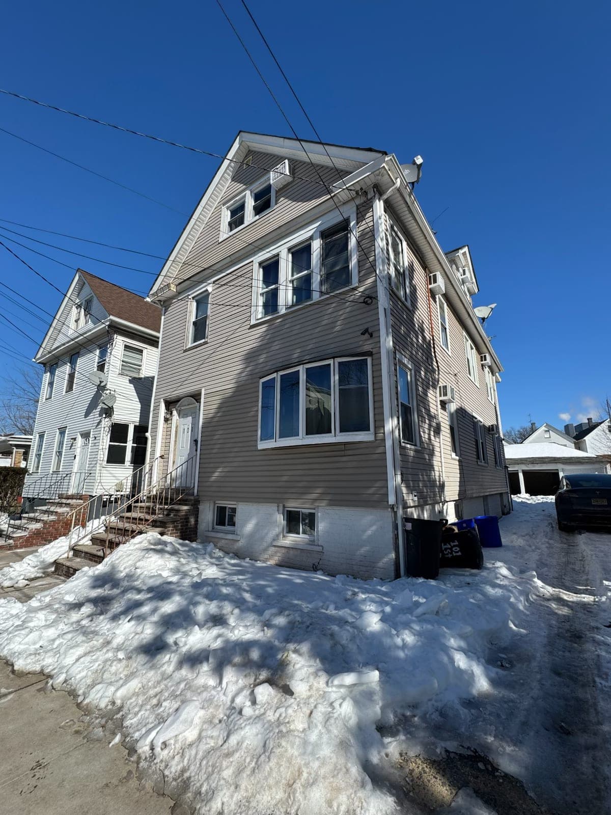 101 Harvey Street: Spacious 5br house - looking for 1 guy, its private rooms thumbnail 2