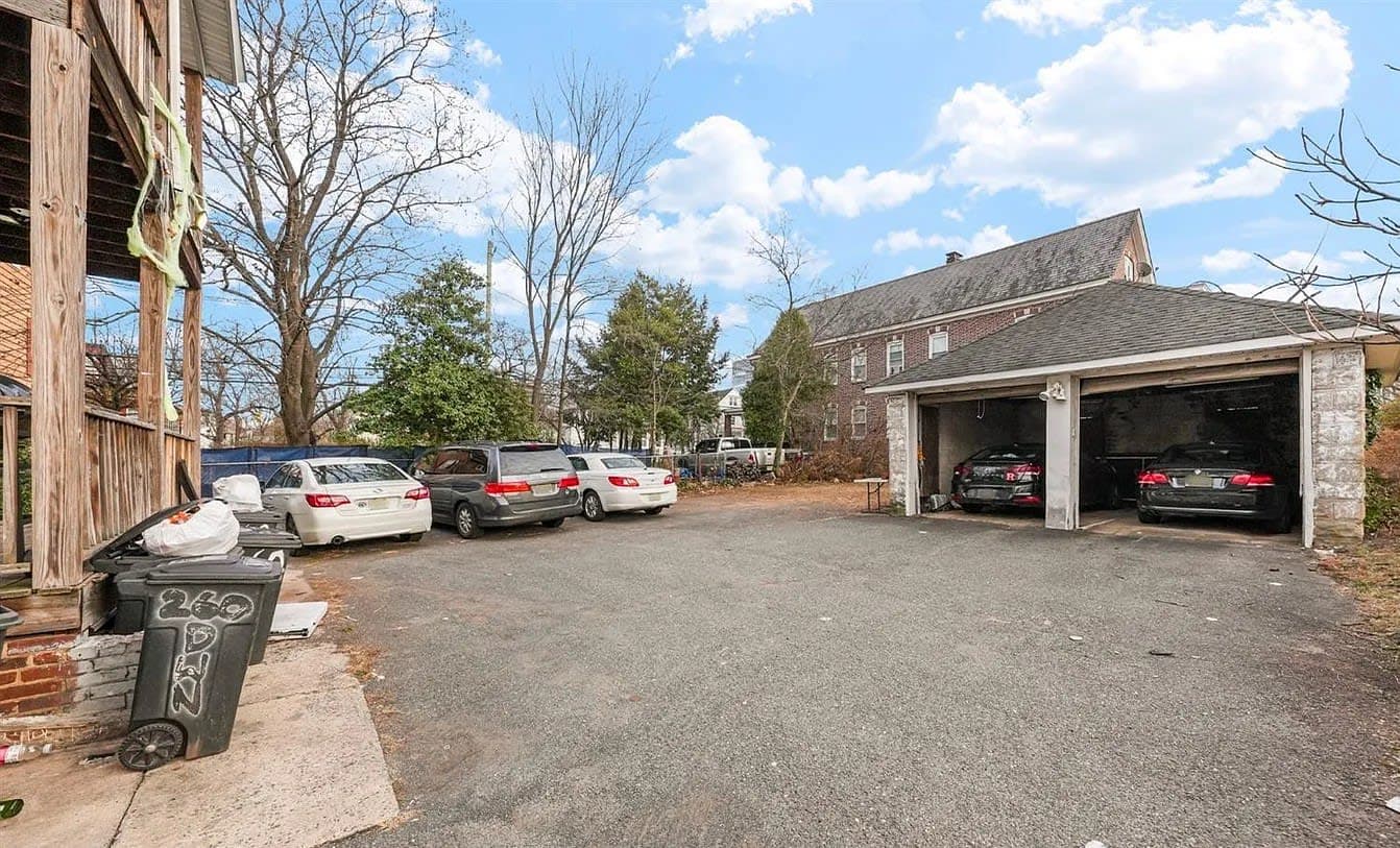 260 Hamilton St. Apt 1 thumbnail 7