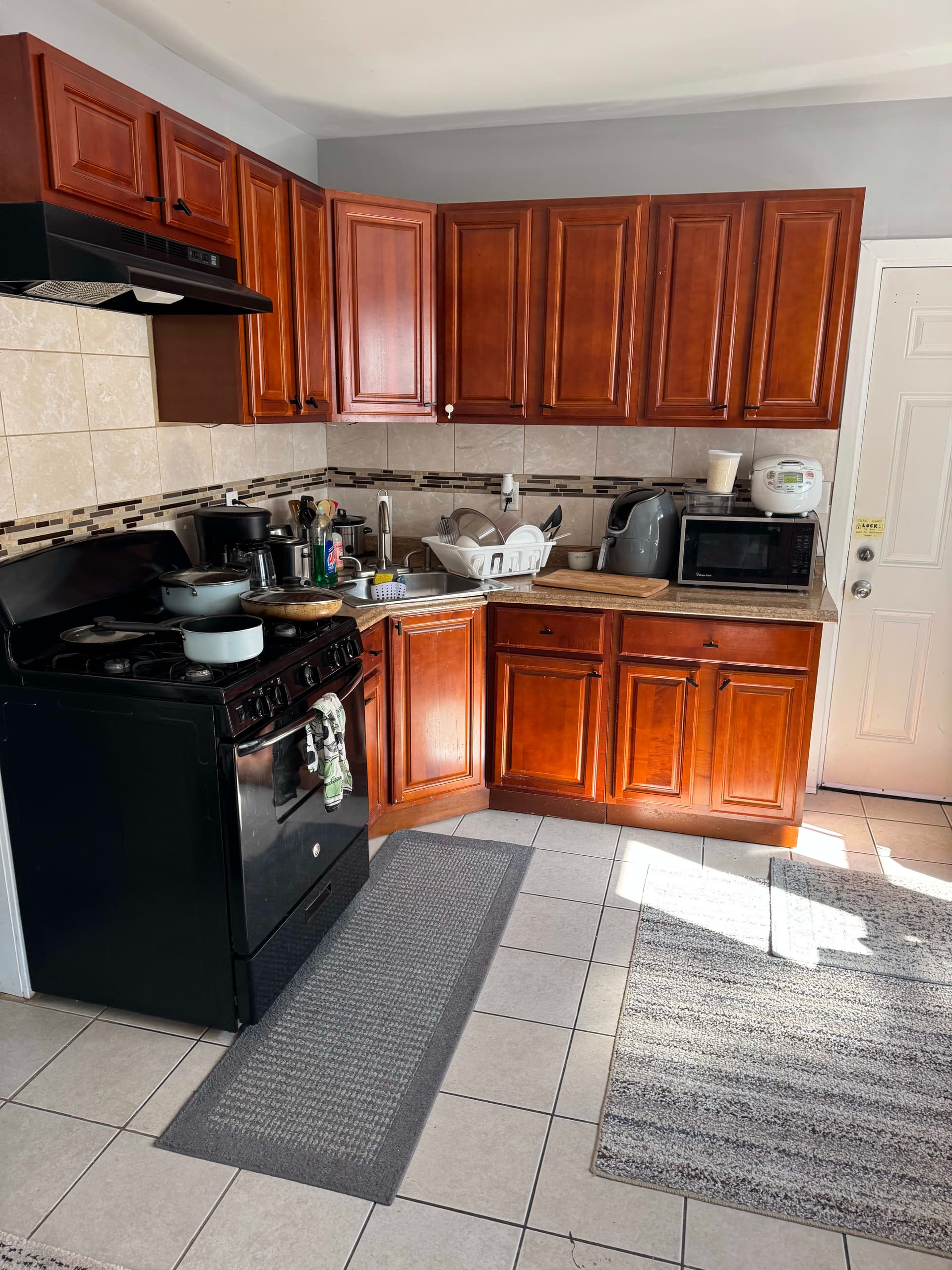 101 Harvey Street: Spacious 5br house - looking for 1 guy, its private rooms thumbnail 3