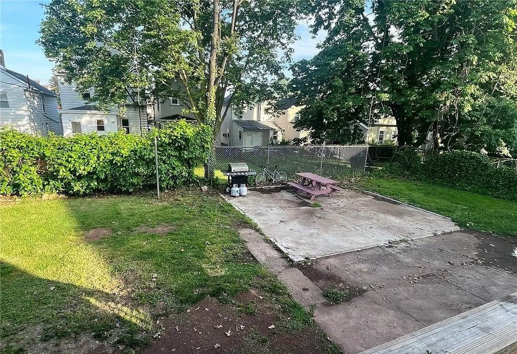 90 Huntington Street thumbnail 11