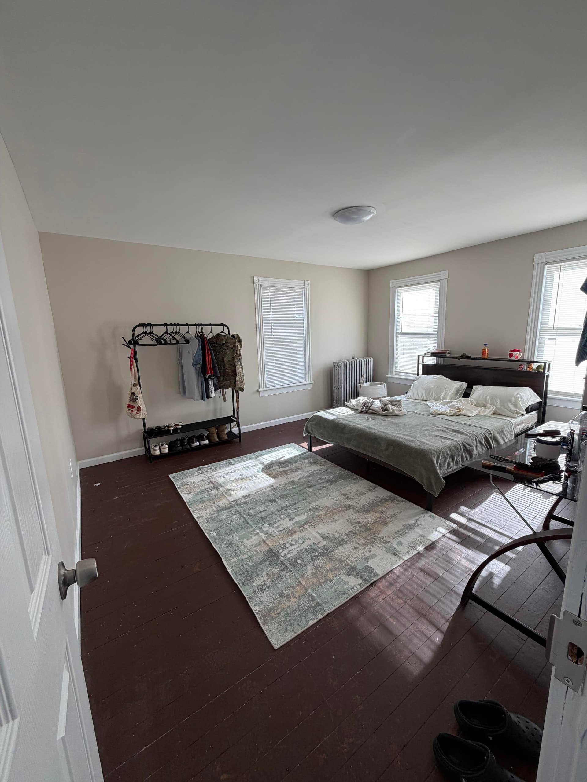 215 Hamilton St, less than 10 mins walk to Yard bus stop thumbnail 1