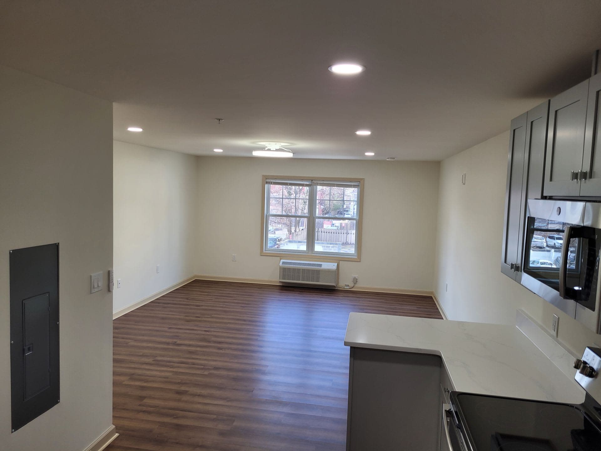 Premium Studio at 32 Union Street thumbnail 3