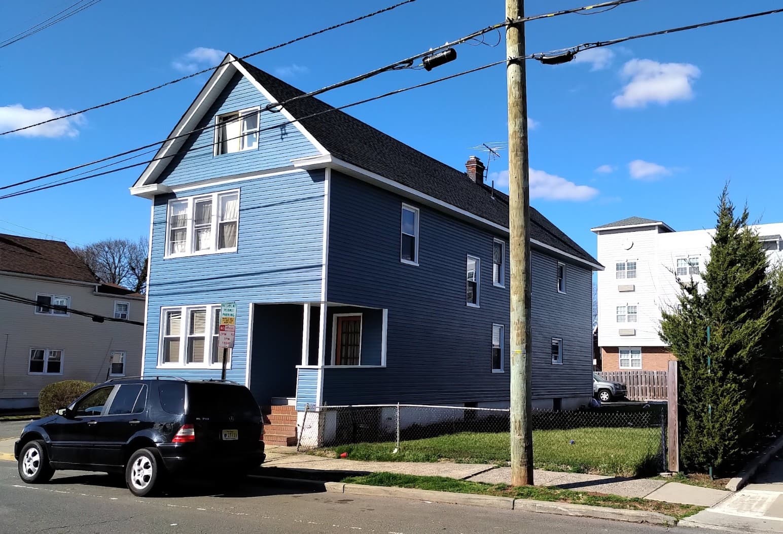 33 GUILDEN ST, BRAND NEW LARGE HOUSE NEAR COLLEGE AVE IS FOR RENT FOR UP TO 17 STUDENTS thumbnail 2
