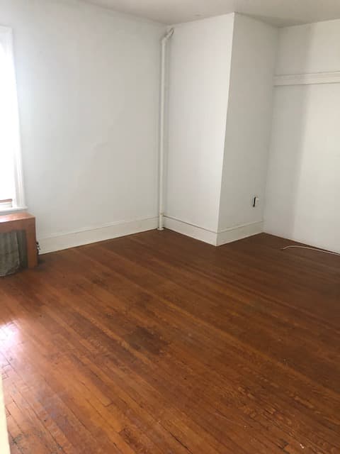 16 MINE STREET- 3 Bedroom House for up to 5 Tenants. 100 Steps to College Ave, W/D in Basement thumbnail 2