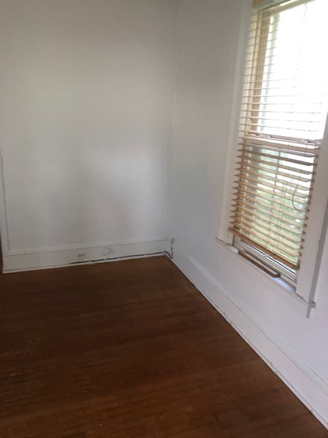 16 MINE STREET- 3 Bedroom House for up to 5 Tenants. 100 Steps to College Ave, W/D in Basement thumbnail 4
