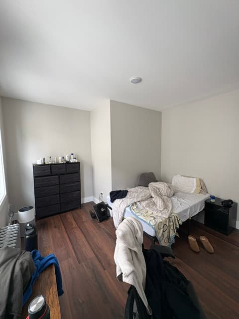 Completely renovated, giant, 7 bedroom Guilden Street masterpiece thumbnail 6