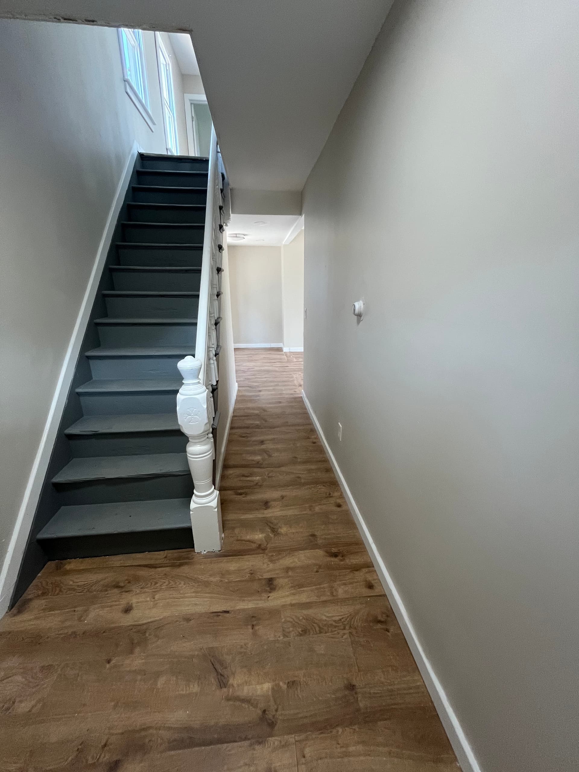 215 Hamilton St, 5 Bed 2 Bath, Fully Renovated, 8-10 mins walk to Yard bus stop, good for 10 people, $6,500/mo thumbnail 8