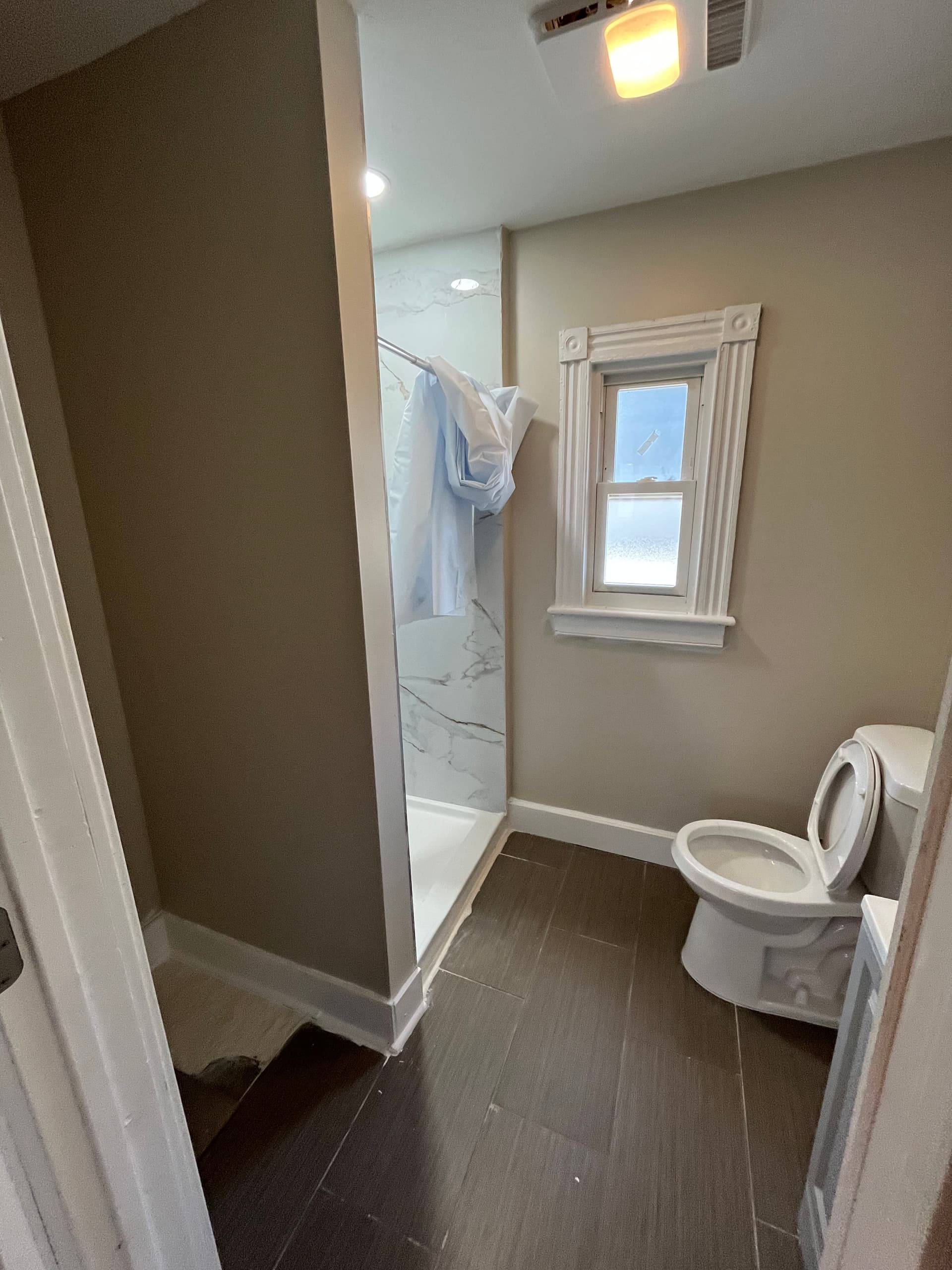 215 Hamilton St, 5 Bed 2 Bath, Fully Renovated, 8-10 mins walk to Yard bus stop, good for 10 people, $6,500/mo thumbnail 12