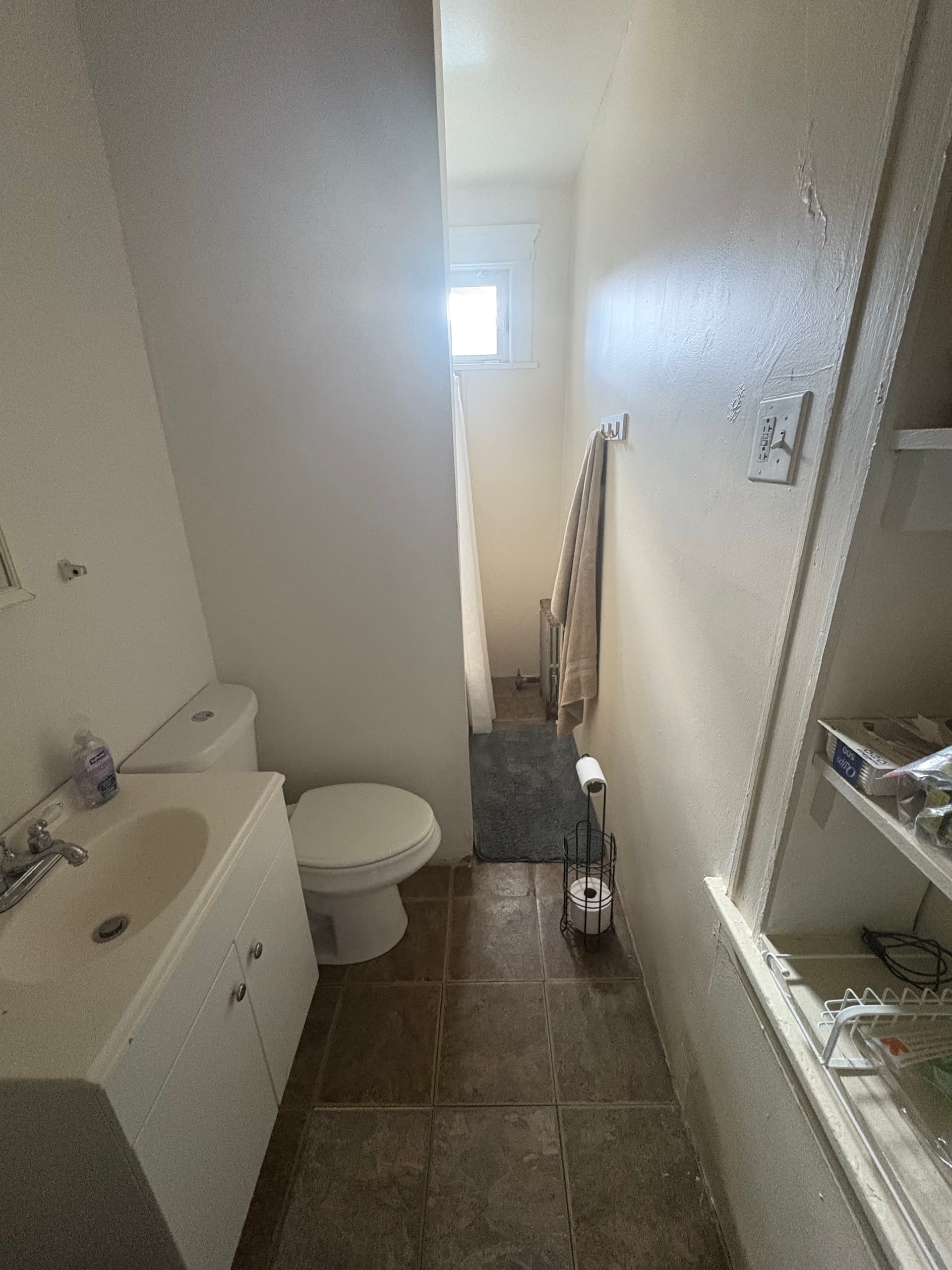 3 Courtlandt: Enormous 8 beds. Legal for 10. 2 1/2 BR. Off street parking for 6 cars. 3 Courtland St thumbnail 11