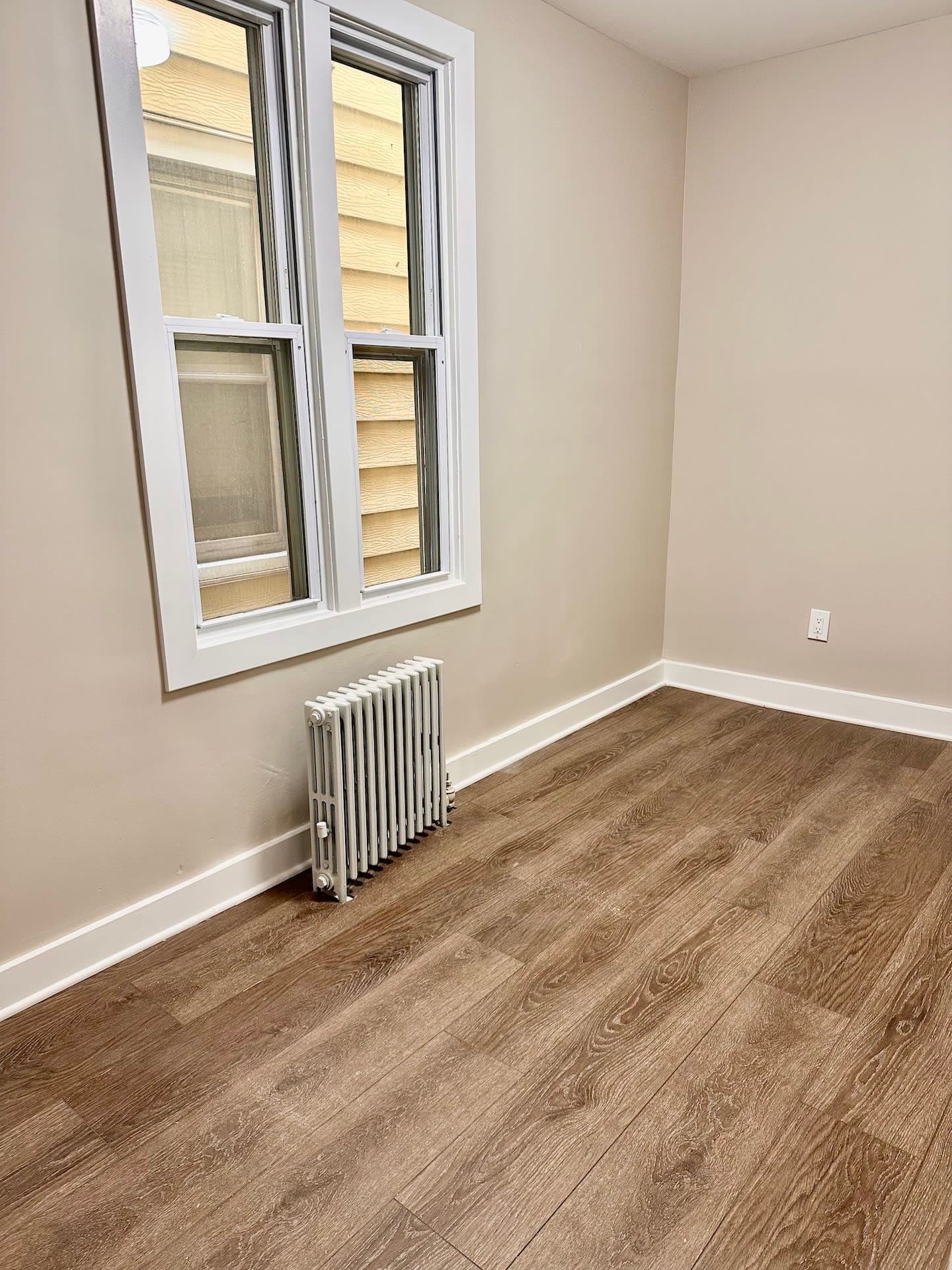 38 Prosper St, less than a block from College Ave, 4 BR, Legal for 7, Fully Renovated thumbnail 7