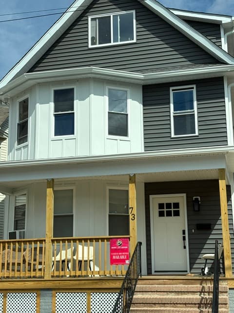 Completely renovated, giant, 7 bedroom Guilden Street masterpiece thumbnail 1