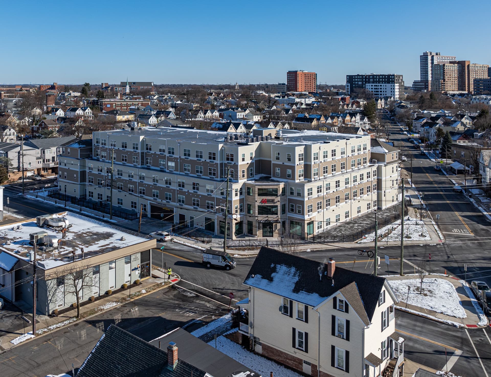 44 Courtlandt Street Apartments thumbnail 2